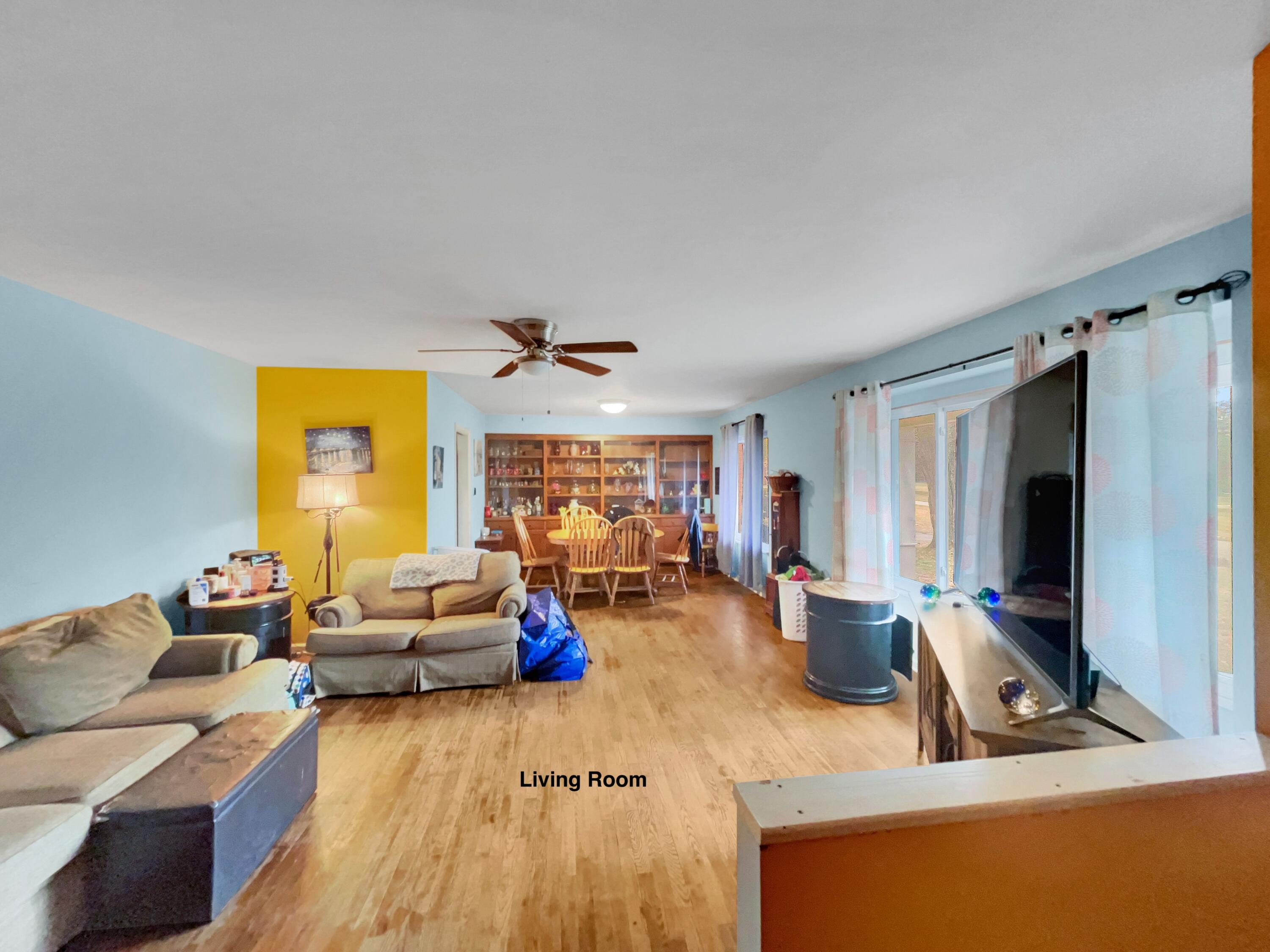 1095 Devenish Lane Flint, MI 48532 - Photo 12 of 31 11 living room 4