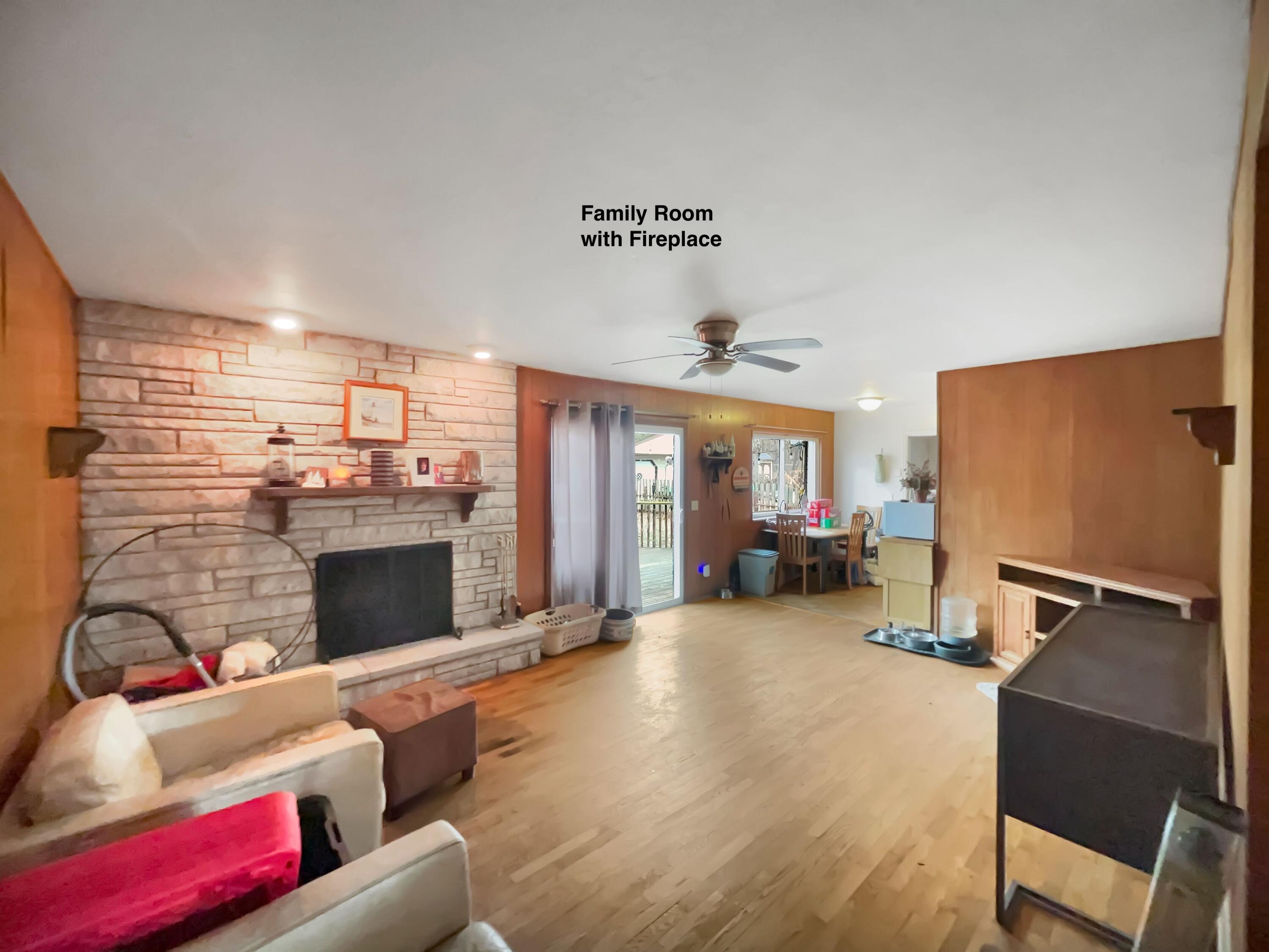 1095 Devenish Lane Flint, MI 48532 - Photo 13 of 31 12 family room 1