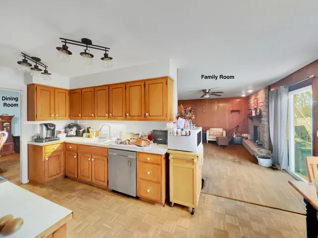 $184,900 | 1095 Devenish Lane, Flint, MI 48532