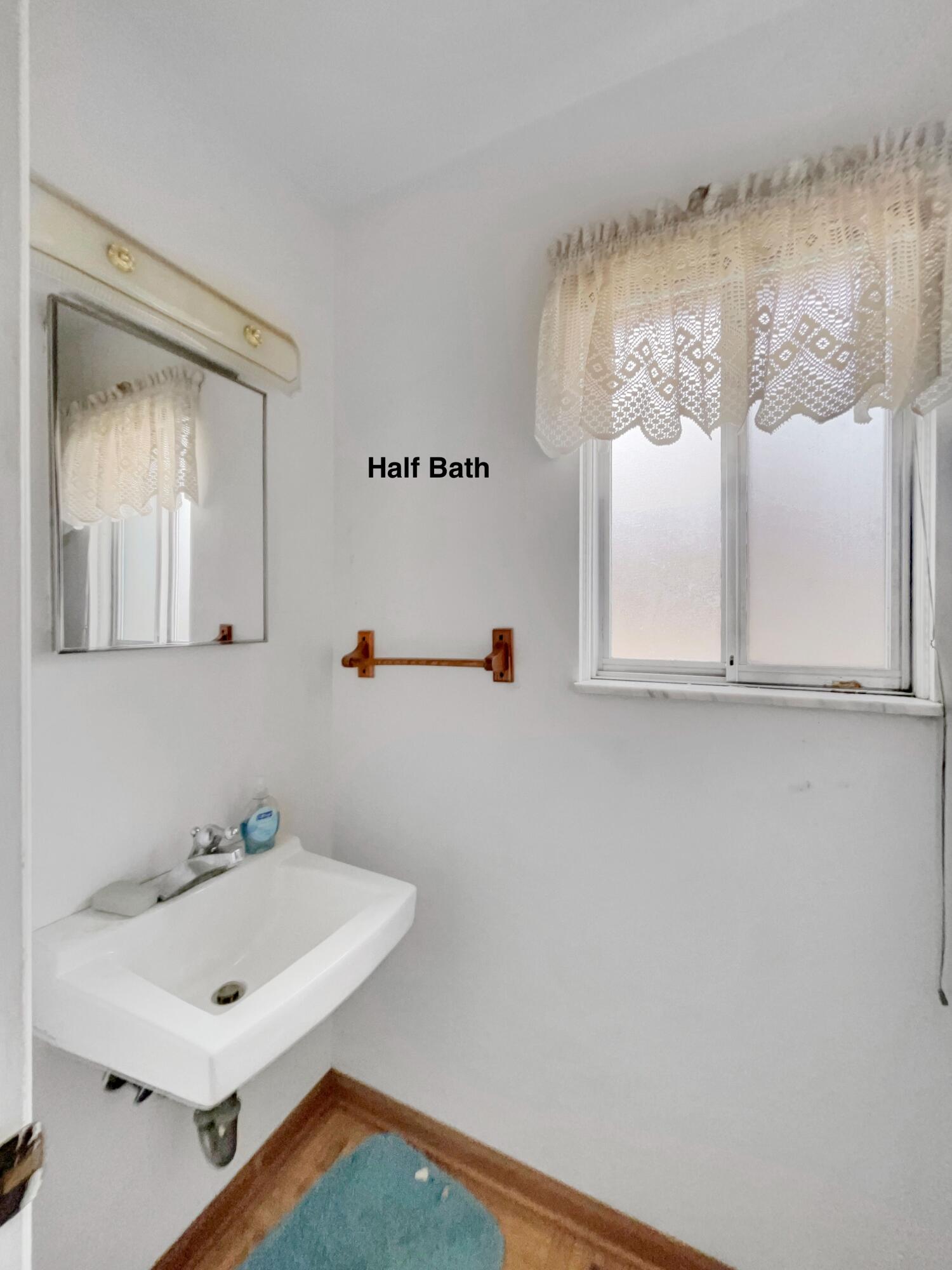 1095 Devenish Lane Flint, MI 48532 - Photo 20 of 31 19 half bath