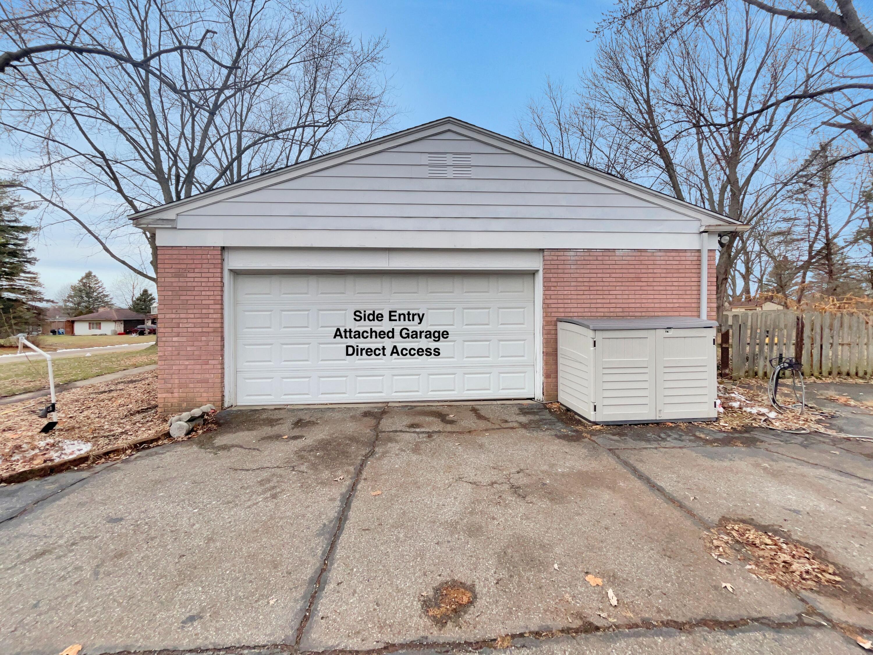 1095 Devenish Lane Flint, MI 48532 - Photo 3 of 31 2.2 garage side attached