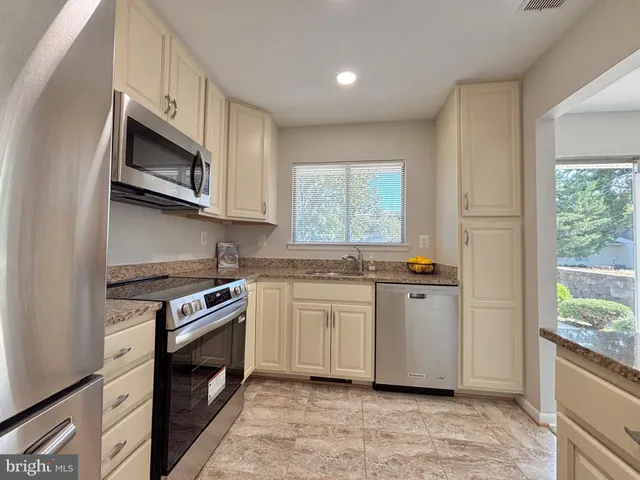 $519,000 | 3504 Fitzhugh Lane, Unit 49C, Silver Spring, MD 20906