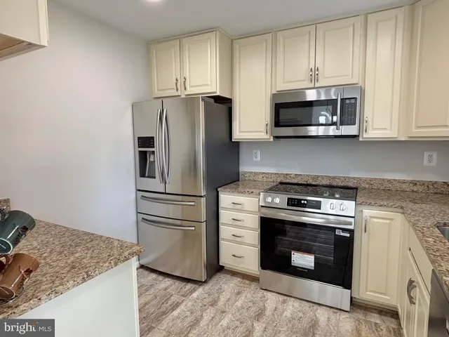 $519,000 | 3504 Fitzhugh Lane, Unit 49C, Silver Spring, MD 20906
