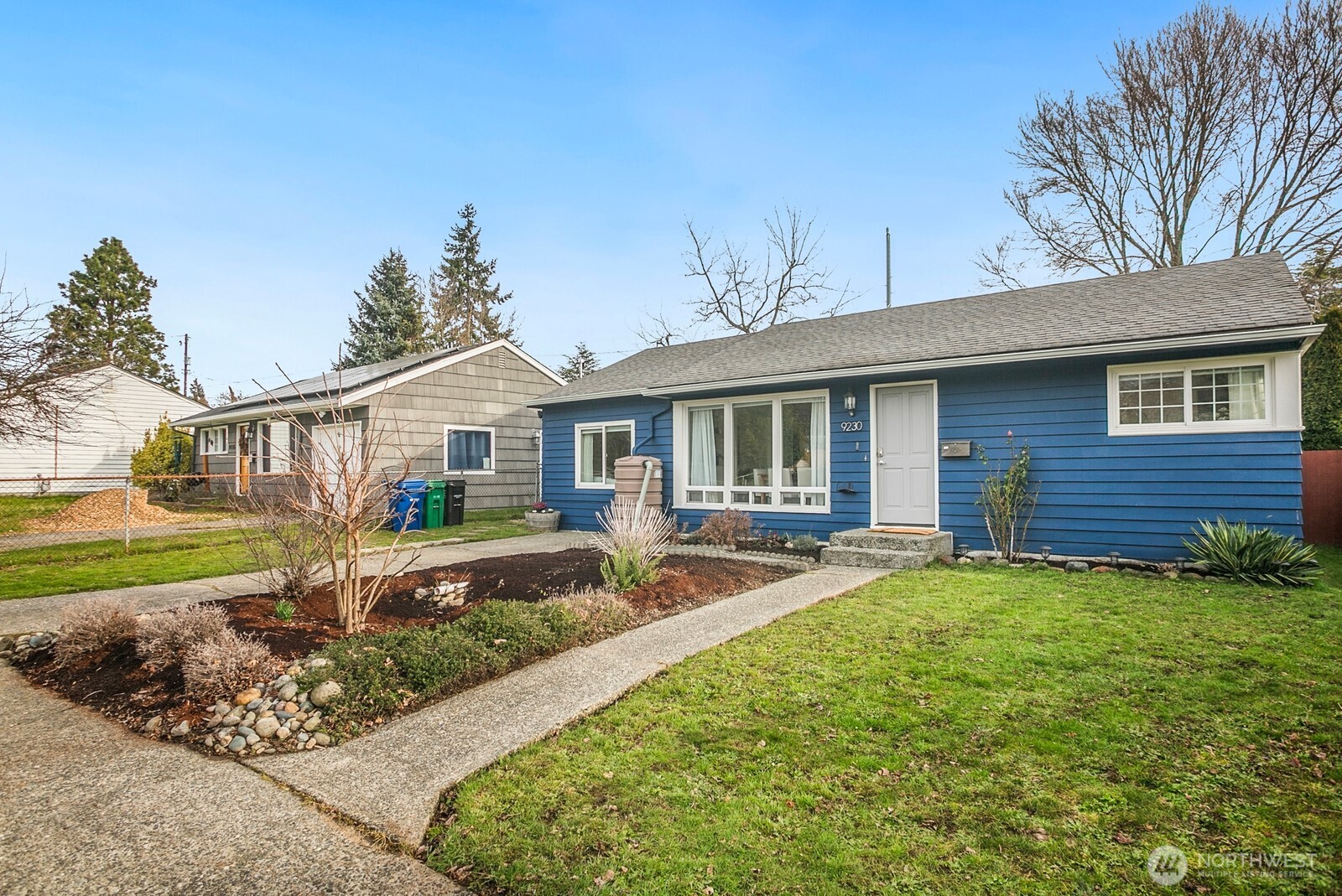 9230 31st Avenue Southwest Seattle, WA 98126 - Photo 2 of 25