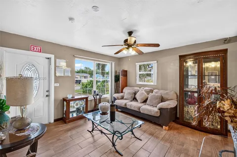 $400,000 | 721 North 69th Avenue, Hollywood, FL 33024