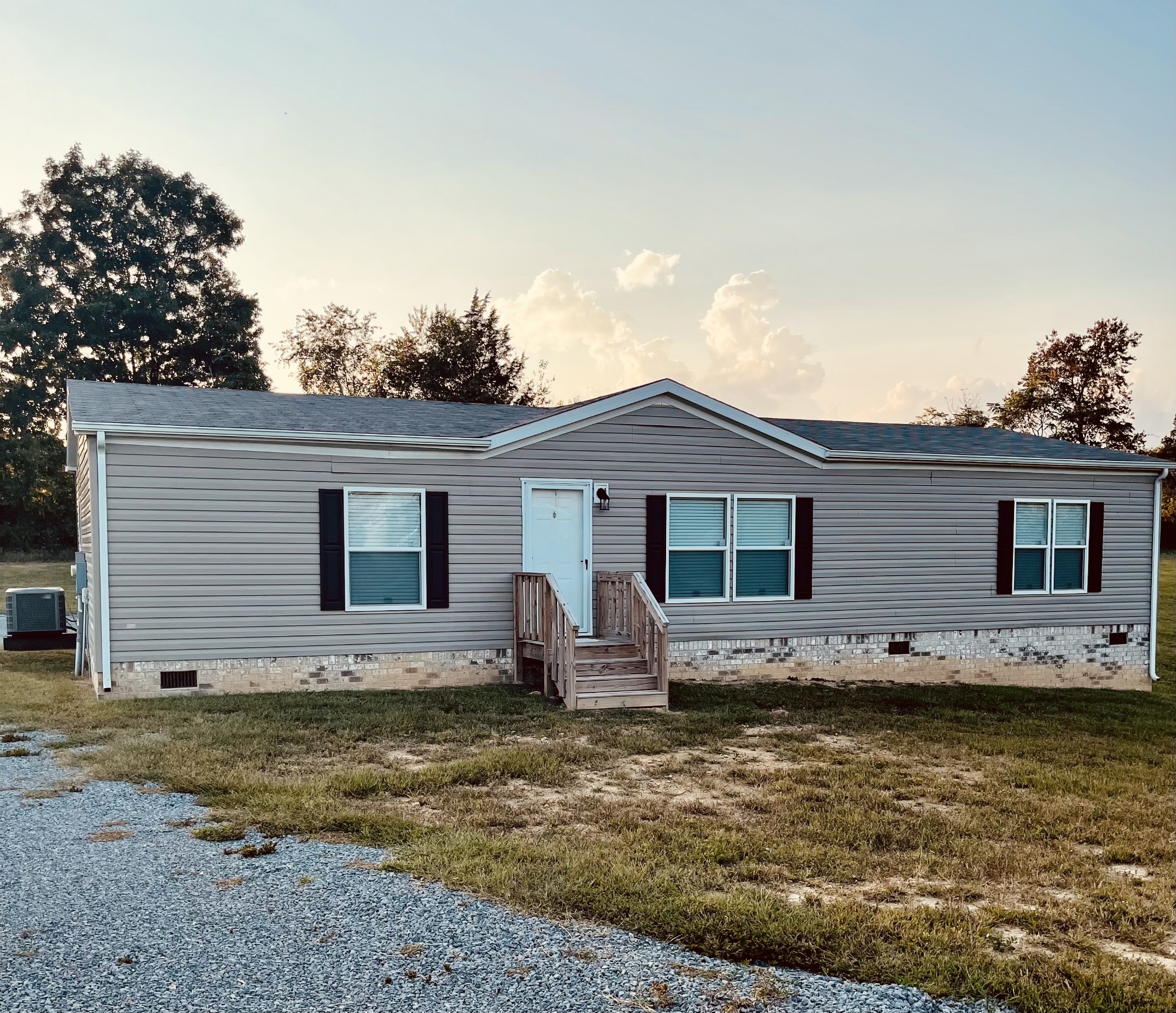 a front view of house with yard