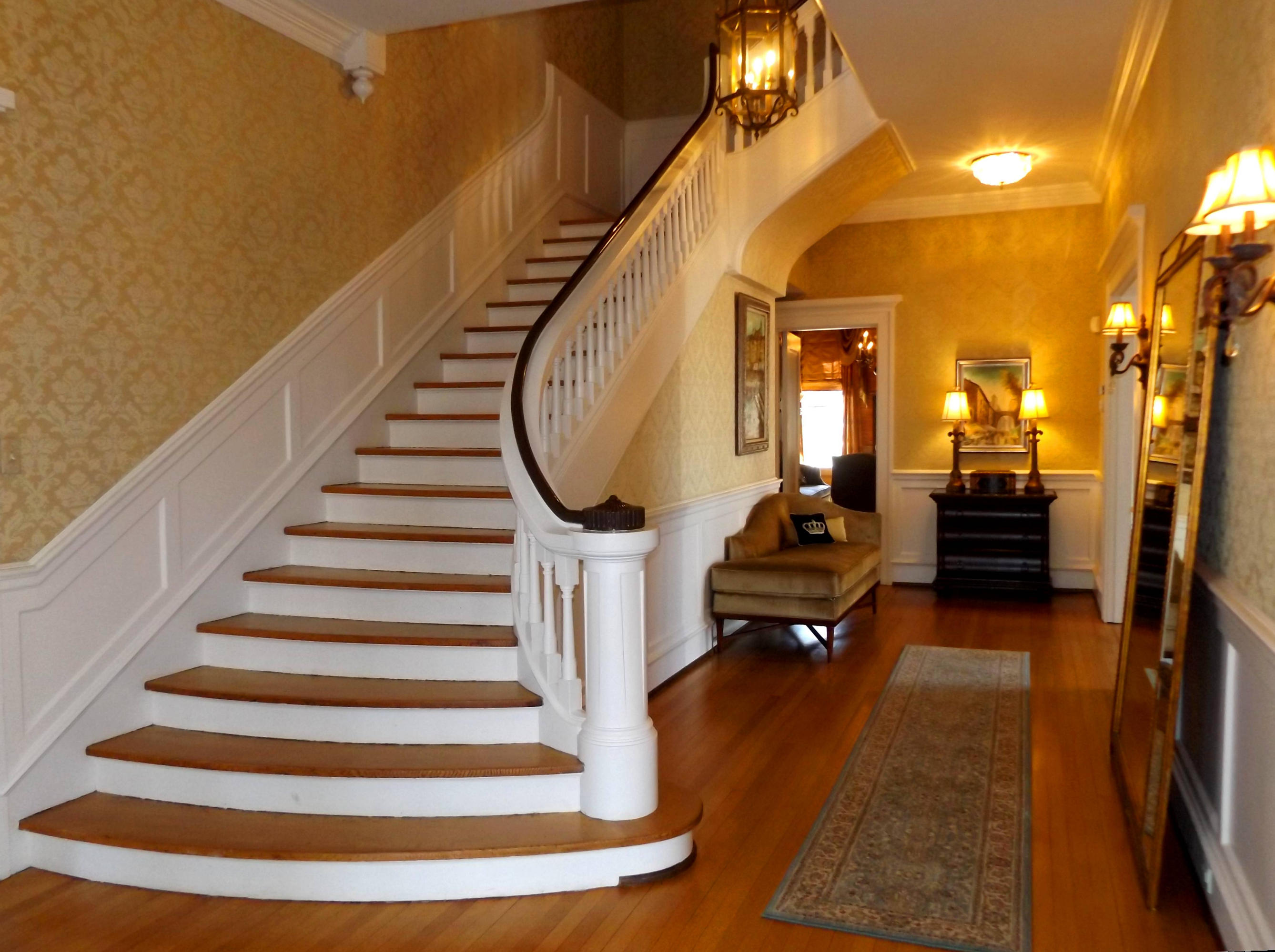 386 South Crest Road Chattanooga, TN 37404 - Photo 5 of 37 stairs 1