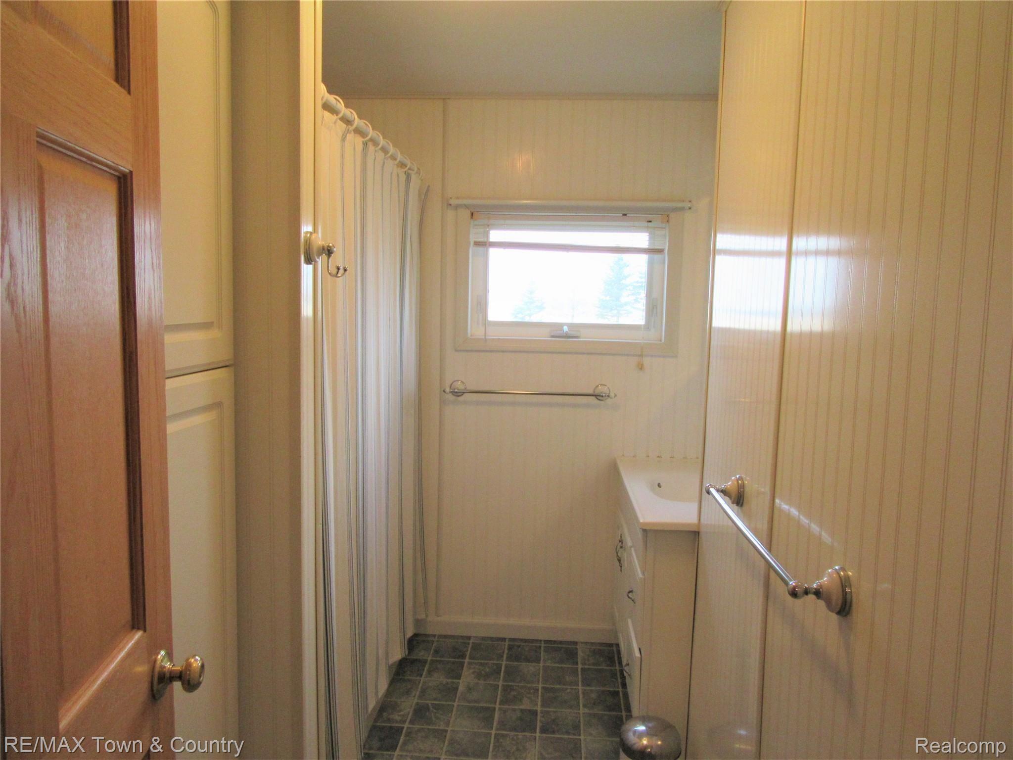 4321 Ditch Road New Lothrop, MI 48460 - Photo 16 of 21 dit bathroom.jpg