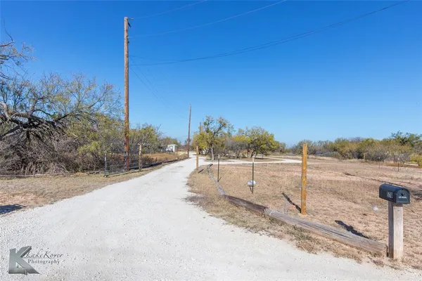 $299,900 | 576 McCartney Lane, Tye, TX 79563