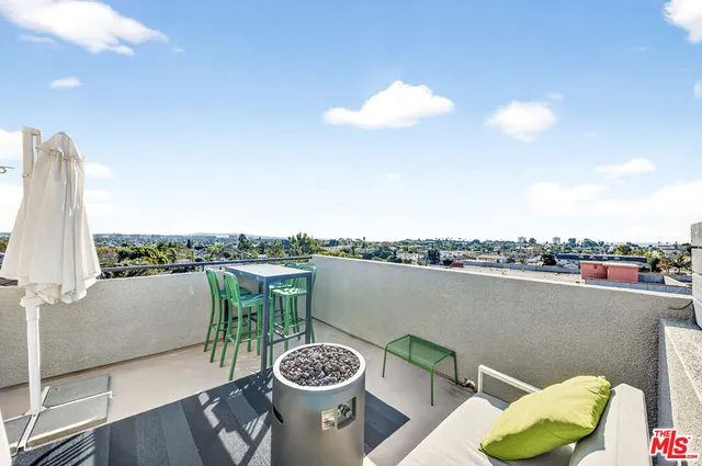 $2,150,000 | 1212 Ocean Park Boulevard, Unit 15, Santa Monica, CA 90405