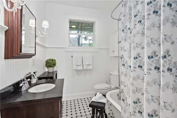 $364,900 | 705 South Bryan Avenue, Bryan, TX 77803