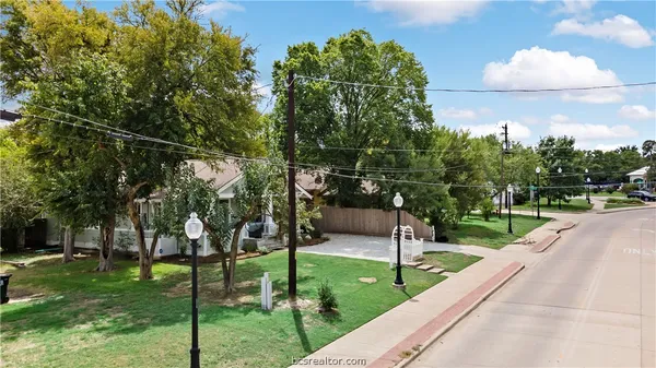 $364,900 | 705 South Bryan Avenue, Bryan, TX 77803