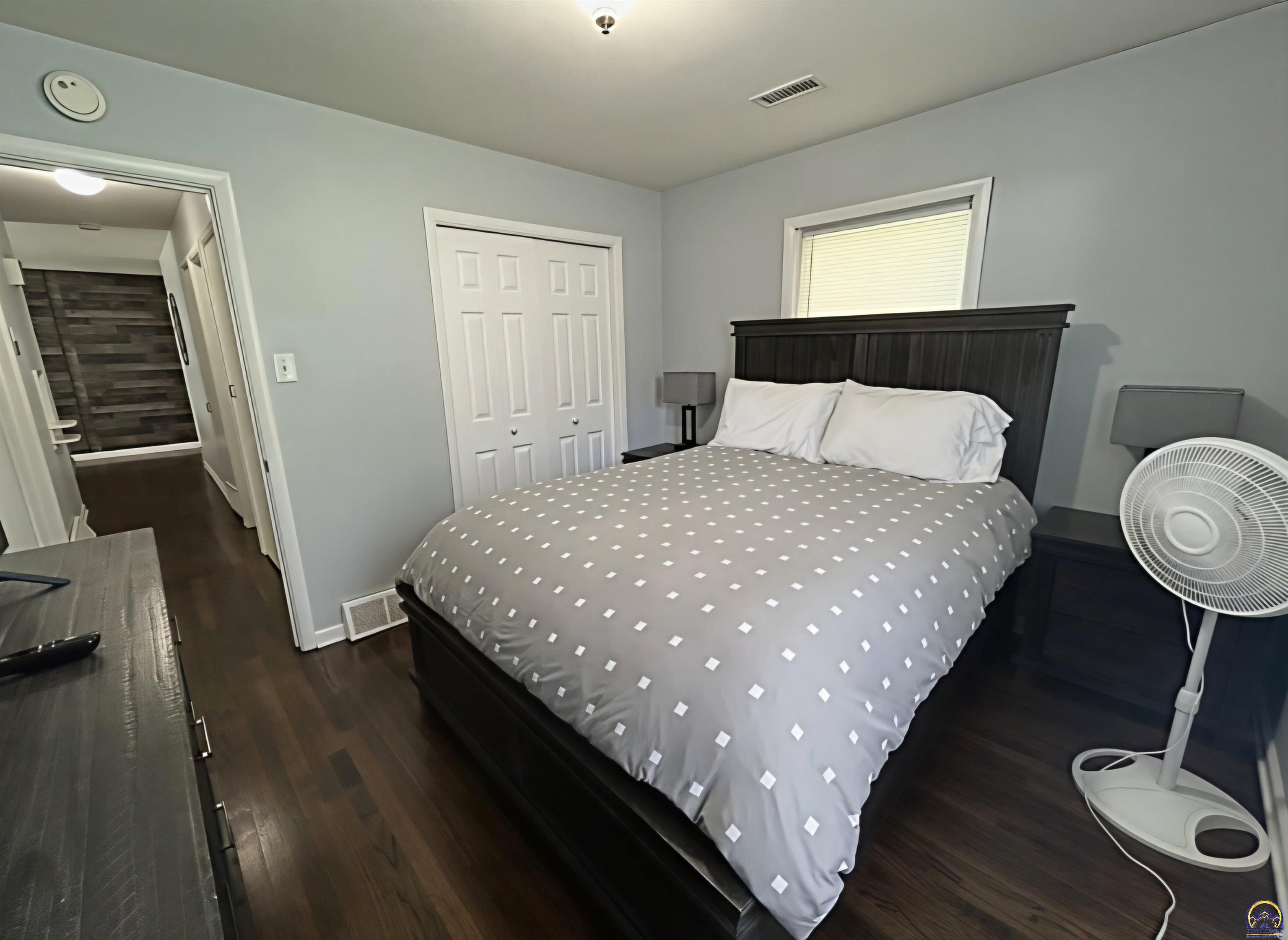 4708 Southwest 18th Terrace Topeka, KS 66604 - Photo 14 of 22