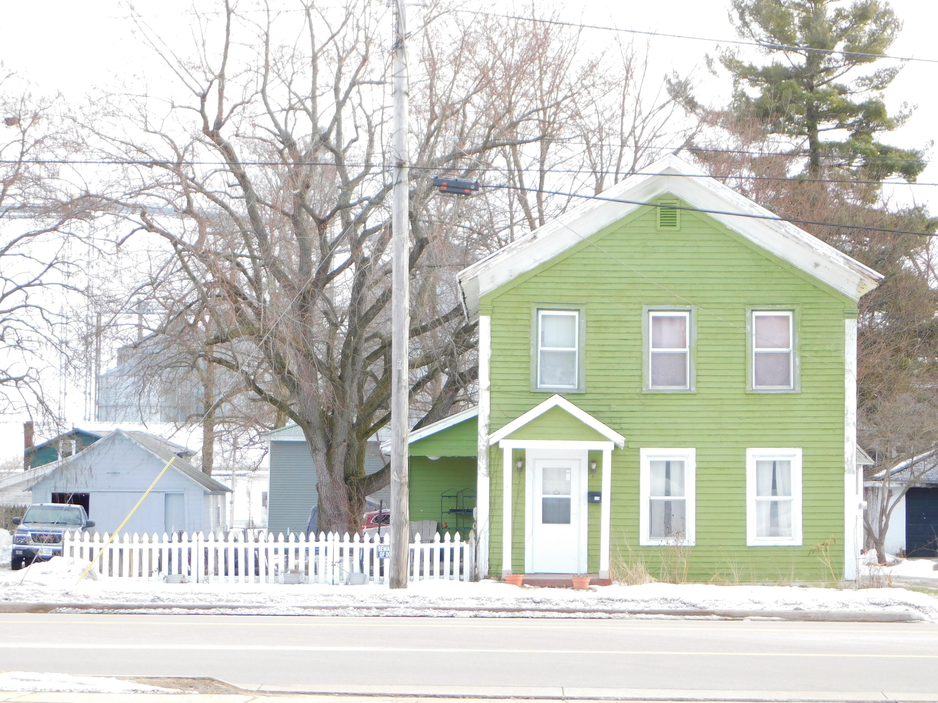 115 West Delaware Street Decatur, MI 49045 - Photo 1 of 13 115 W DELAWARE