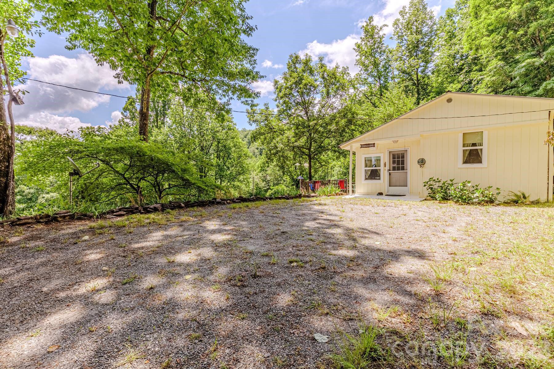 1680 Williamson Road Whittier, NC 28789 - Photo 3 of 34