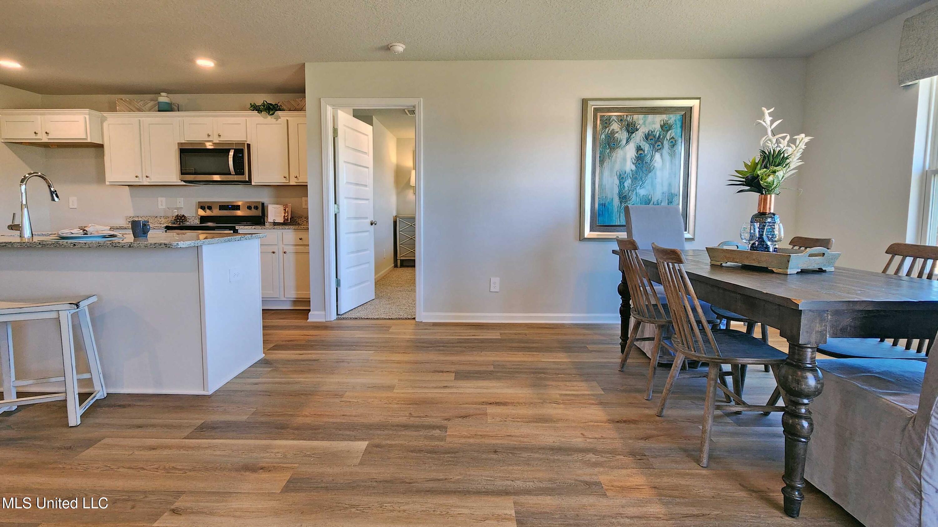 13439 Pond Ridge Way Gulfport, MS 39503 - Photo 7 of 25 06Dining_kitchen