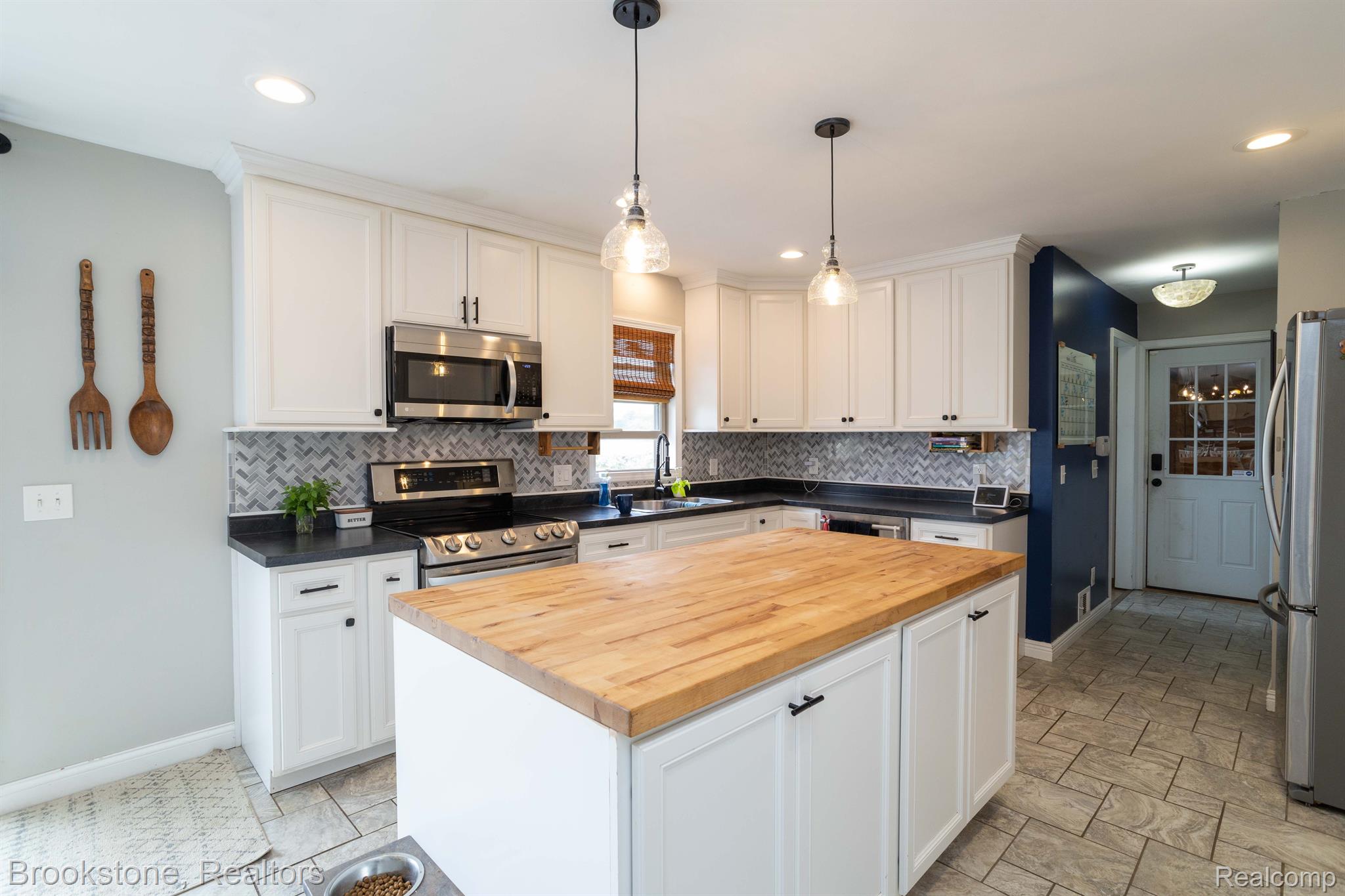 1580 Sperry Road Allenton, MI 48002 - Photo 4 of 39 Gallery Image 4