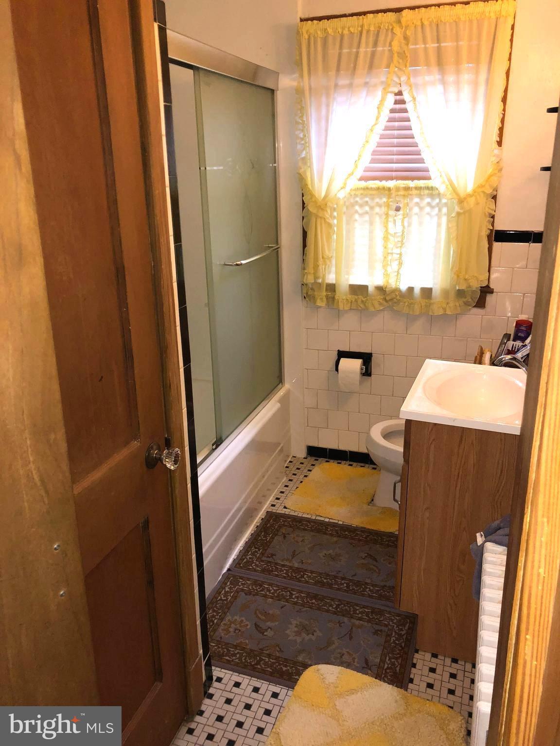 226 West Meadow Road Baltimore, MD 21225 - Photo 14 of 21 Bathroom