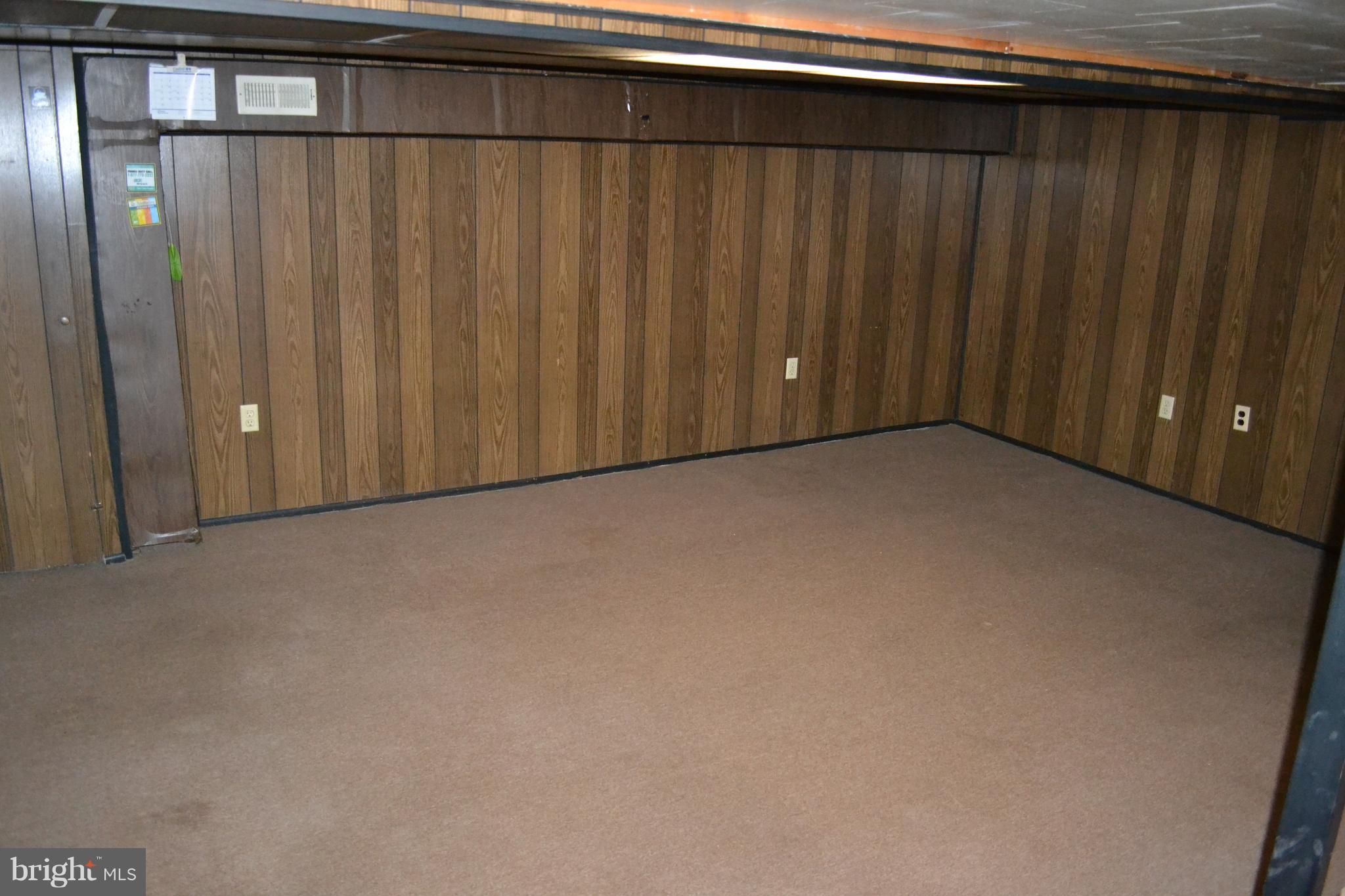 226 West Meadow Road Baltimore, MD 21225 - Photo 16 of 21 Spacious Lower Level Family Room