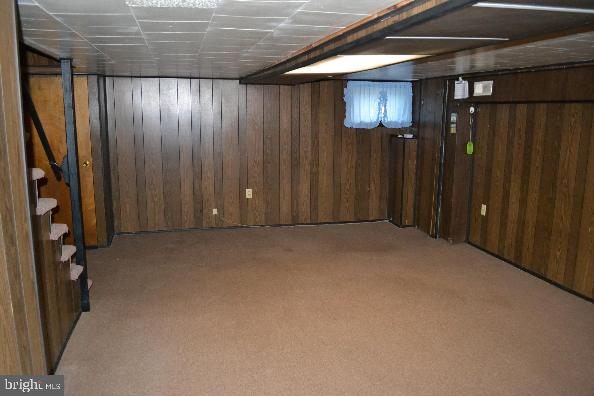 226 West Meadow Road Baltimore, MD 21225 - Photo 19 of 21 Great Open Lower Level Space