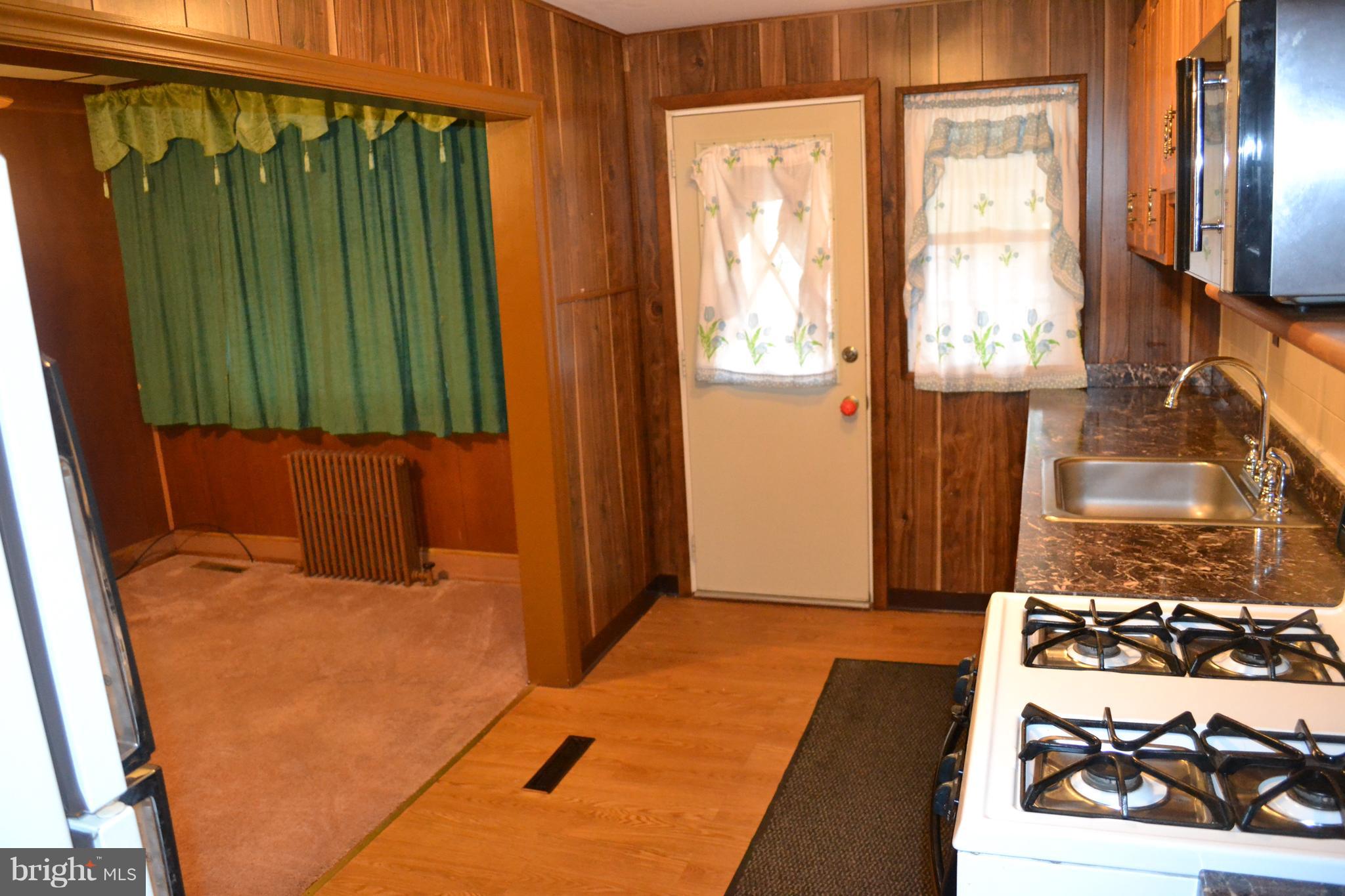 226 West Meadow Road Baltimore, MD 21225 - Photo 7 of 21 Open Kitchen with Appliances