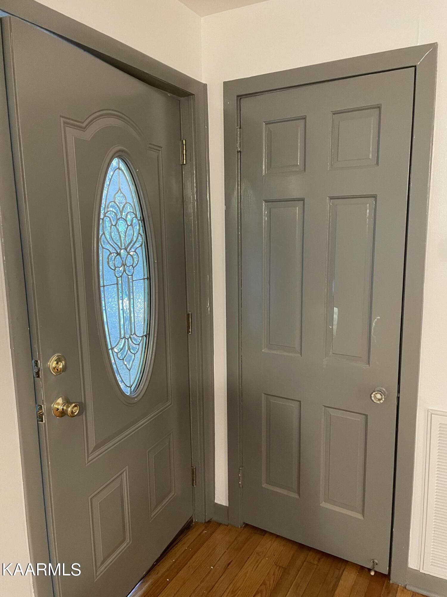 108 California Avenue Oak Ridge, TN 37830 - Photo 6 of 47 F601656B-0EEC-413B-9333-88C80C65D8E0