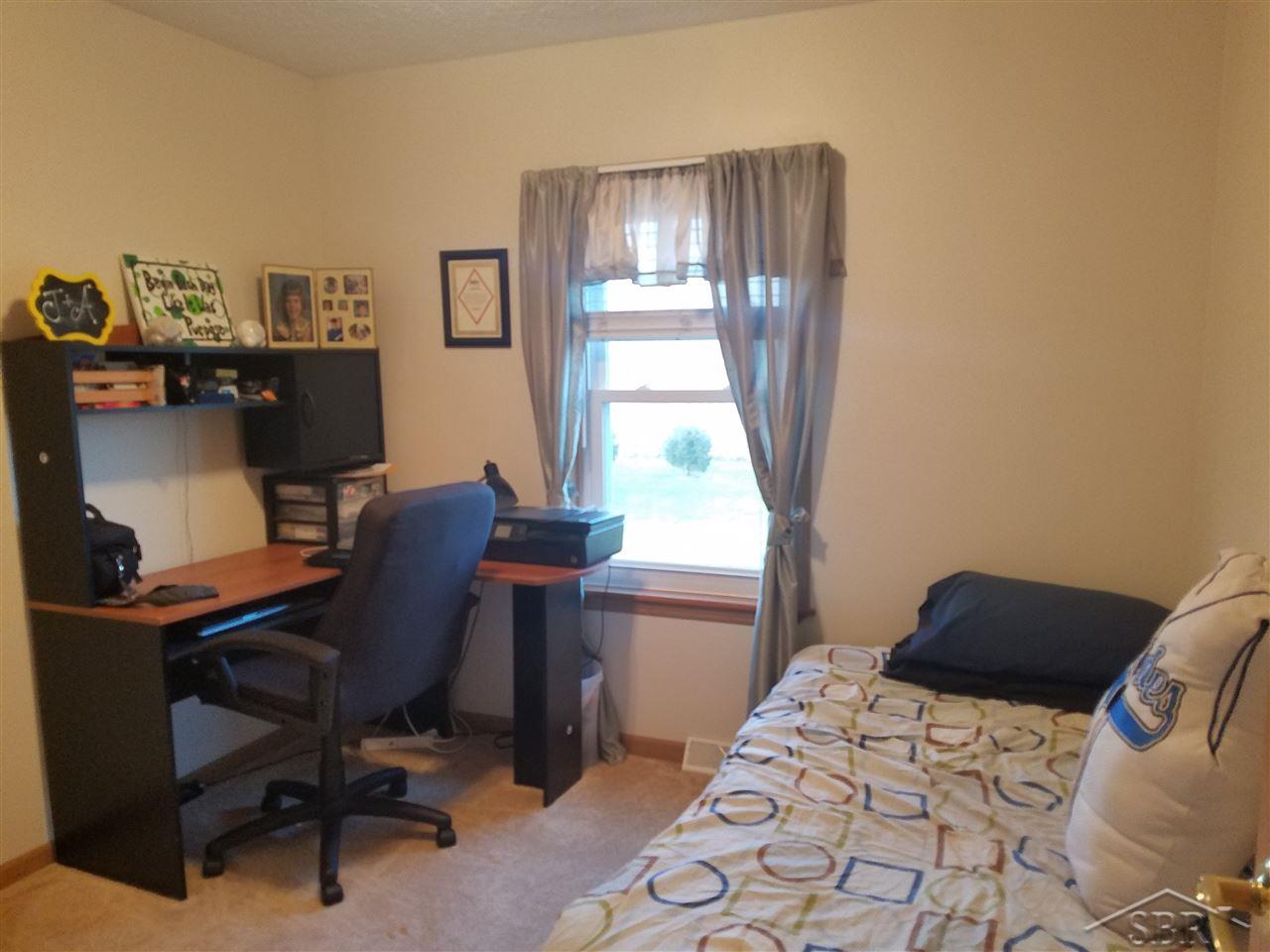 16270 Spencer Road Hemlock, MI 48626 - Photo 9 of 18 31308609-8.JPG