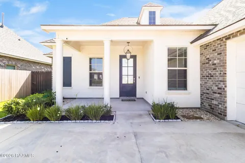 $380,000 | 209 Sweet Harvest Road, Youngsville, LA 70592