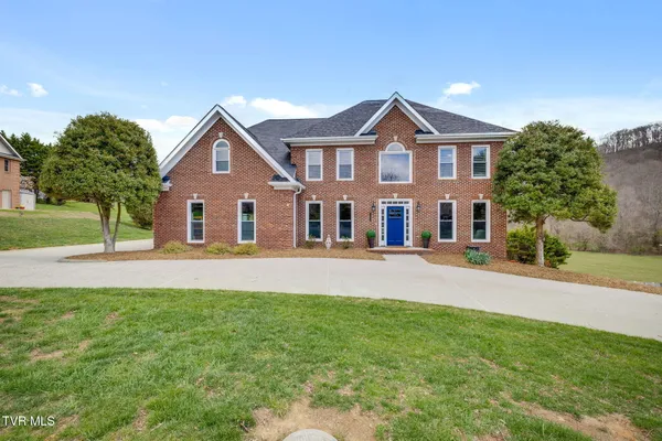 $765,000 | 1104 Wiembley Drive, Kingsport, TN 37664