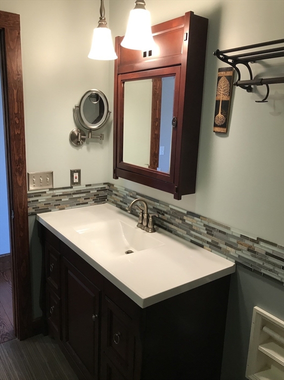 120 Meadow Road, Unit 2 Bolton, MA 01740 - Photo 4 of 8