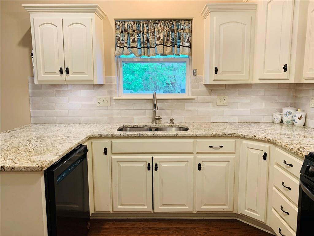 209 Lookout Buckner, MO 64016 - Photo 10 of 55