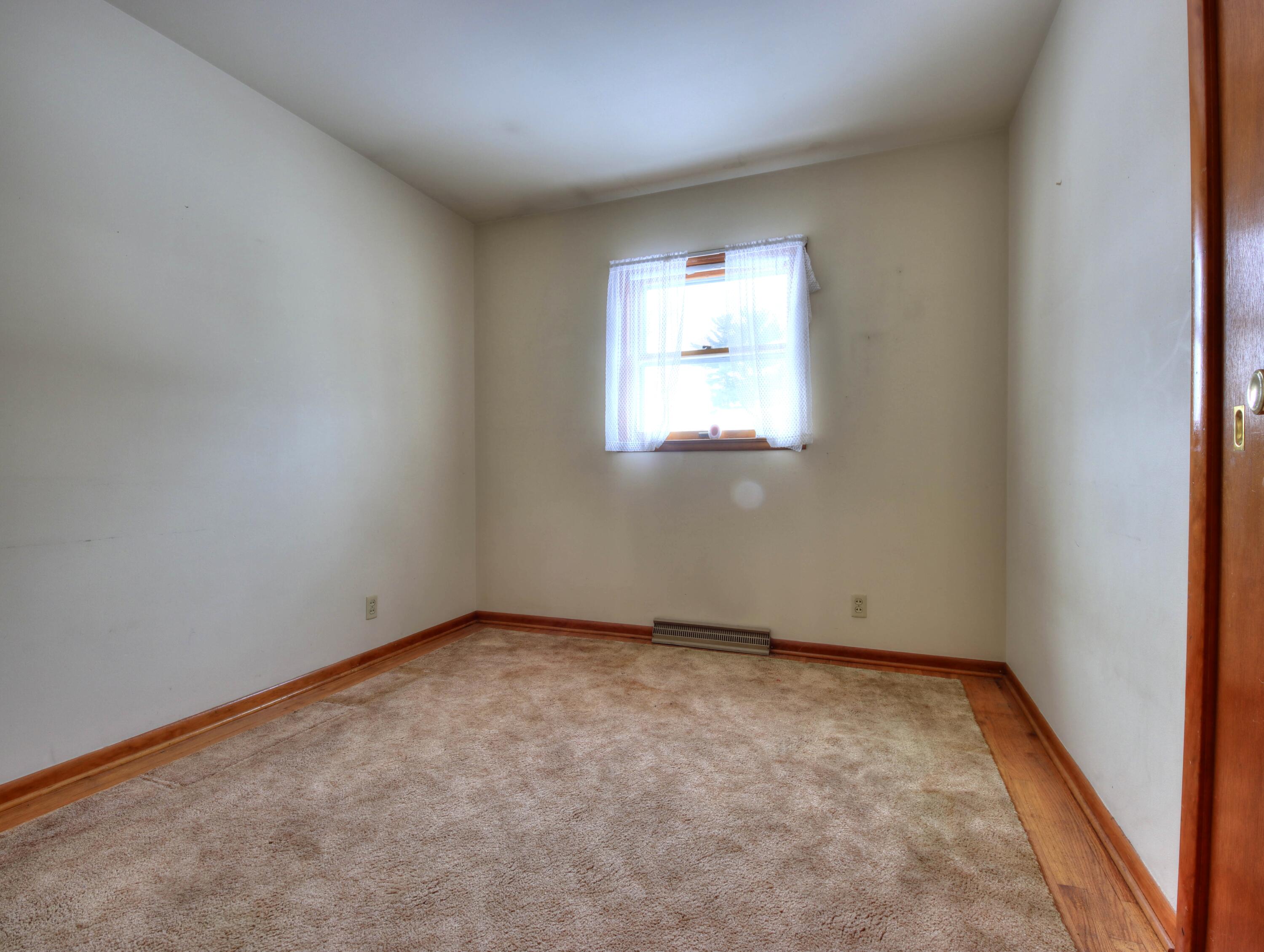 8343 West Pahs Road Michigan City, IN 46360 - Photo 13 of 31 3000x2259