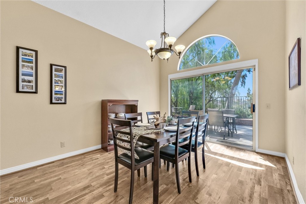 17358 Cold Spring Circle Riverside, CA 92503 - Photo 8 of 31 Gallery Image 8