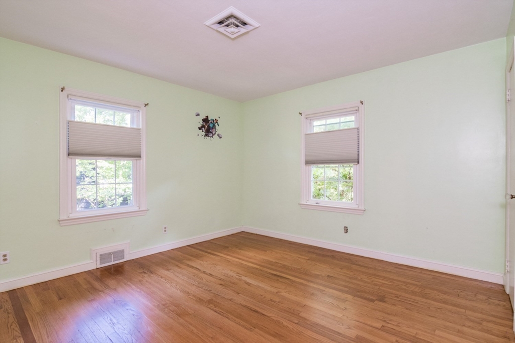 97 Overlook Drive Springfield, MA 01118 - Photo 17 of 23