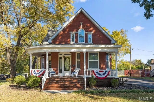 $205,000 | 31 South 97th Street, Belleville, IL 62223