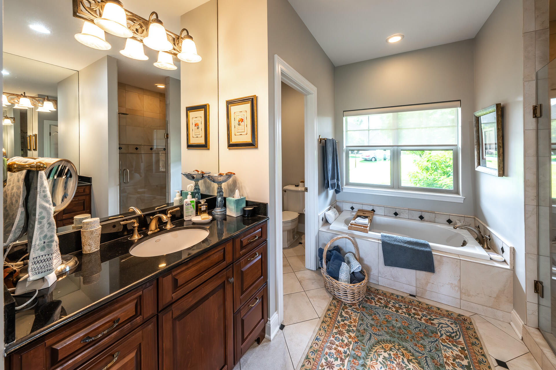 642 Eagleton Drive, Unit 5528 Geneva, WI 53147 - Photo 15 of 38 Master Bathroom