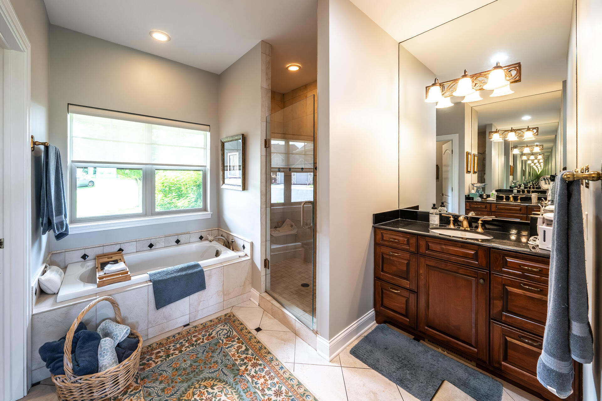 642 Eagleton Drive, Unit 5528 Geneva, WI 53147 - Photo 16 of 38 Master Bathroom