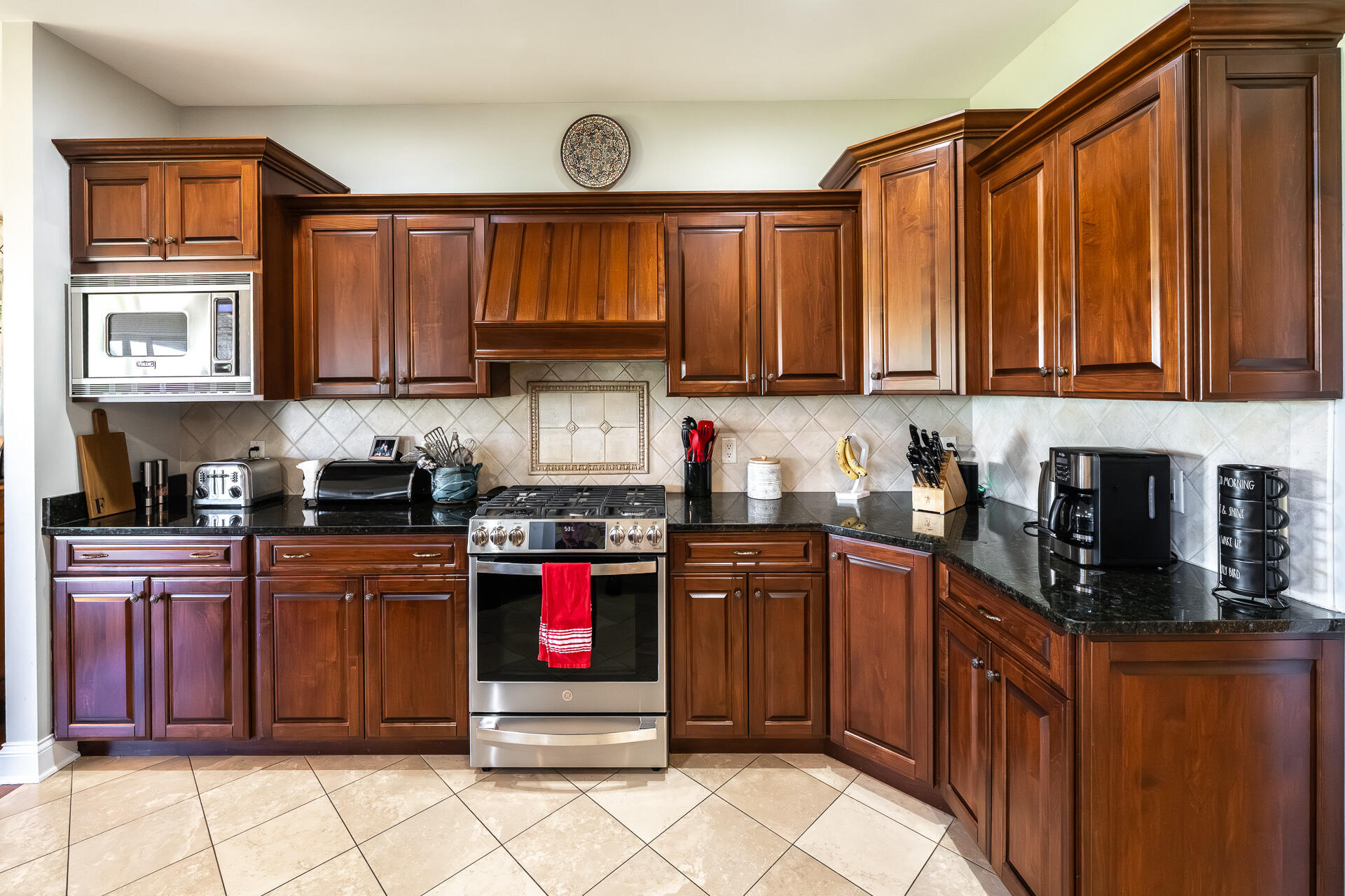 642 Eagleton Drive, Unit 5528 Geneva, WI 53147 - Photo 8 of 38 Kitchen