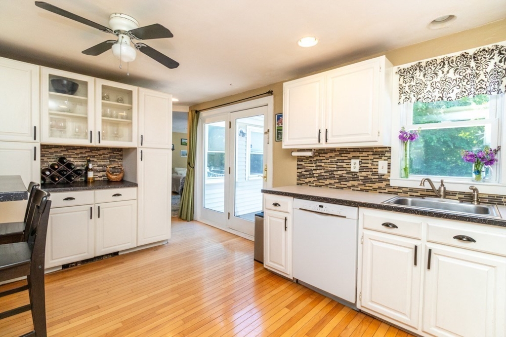85 Celia Road Braintree, MA 02184 - Photo 4 of 22