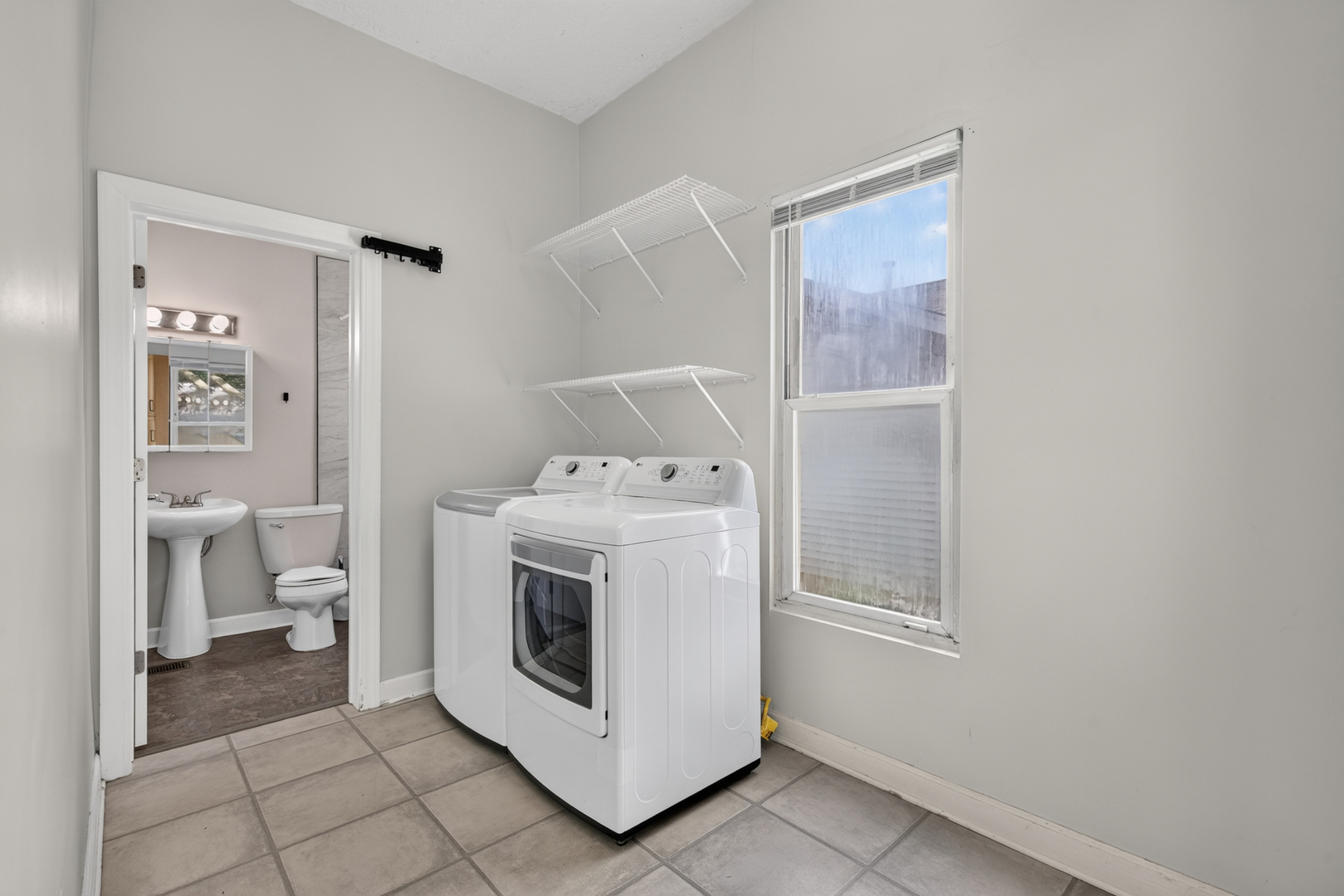 1128 Butler Street Morris, IL 60450 - Photo 19 of 28 a utility room with dryer and washer