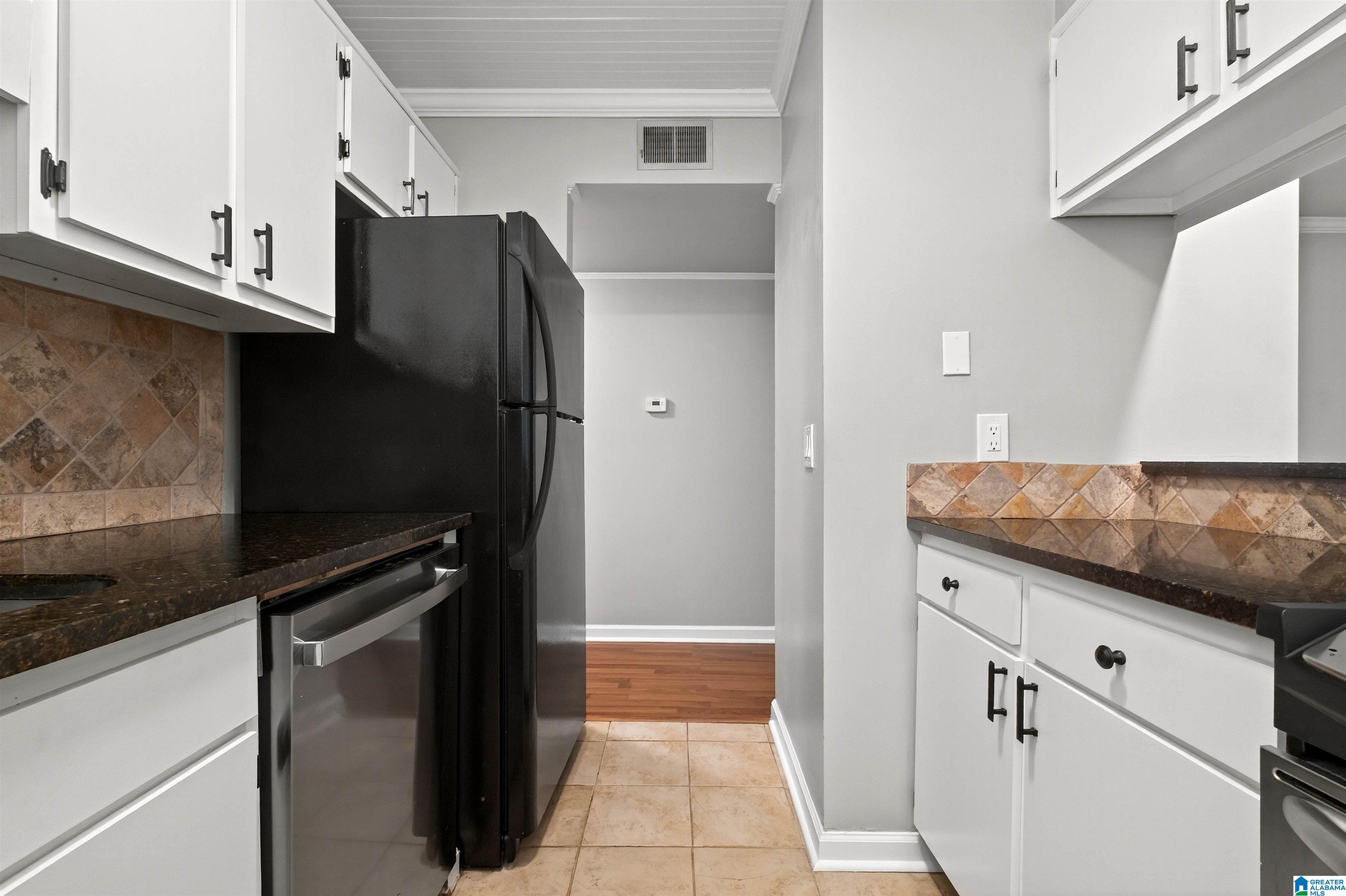 3350 Altamont Road South, Unit E3 Birmingham, AL 35205 - Photo 14 of 26 Gallery Image 14