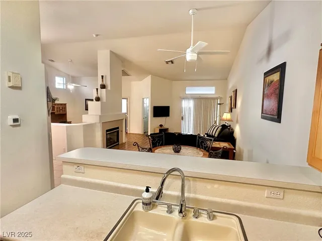 $1,995 | 9708 Fionna Lane, Unit 101, Las Vegas, NV 89129