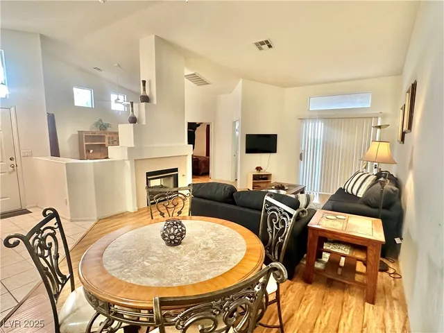 $1,995 | 9708 Fionna Lane, Unit 101, Las Vegas, NV 89129