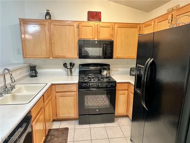 $1,995 | 9708 Fionna Lane, Unit 101, Las Vegas, NV 89129