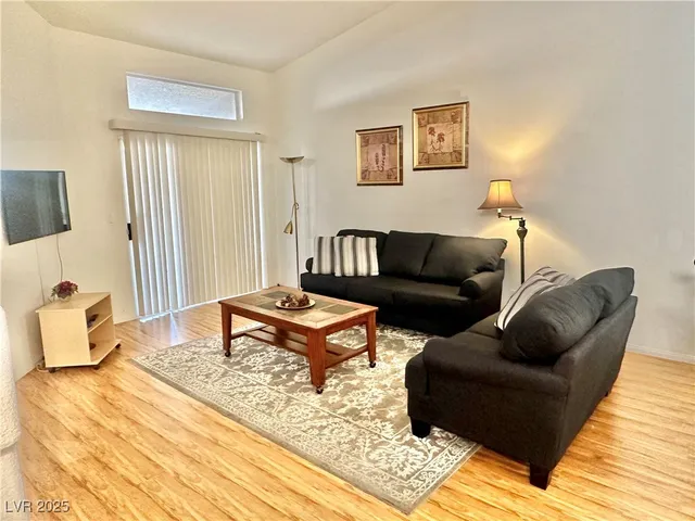 $1,995 | 9708 Fionna Lane, Unit 101, Las Vegas, NV 89129