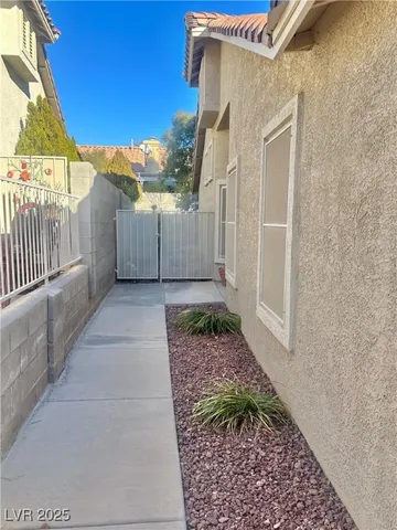 $1,995 | 9708 Fionna Lane, Unit 101, Las Vegas, NV 89129