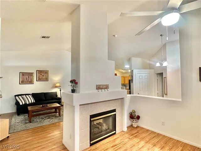 $1,995 | 9708 Fionna Lane, Unit 101, Las Vegas, NV 89129