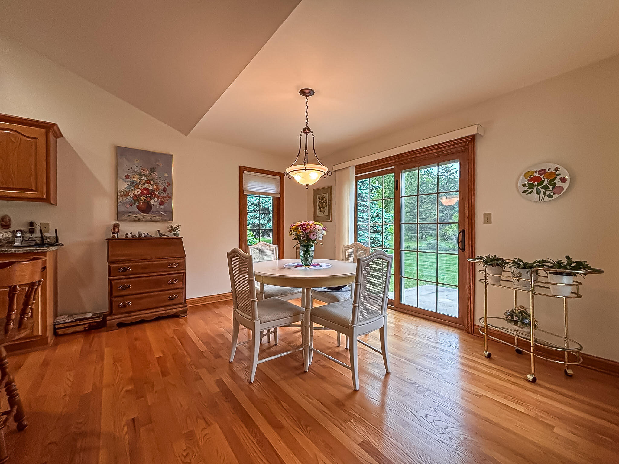 N22W26746 Shooting Star Road Pewaukee, WI 53072 - Photo 14 of 38 Dinette
