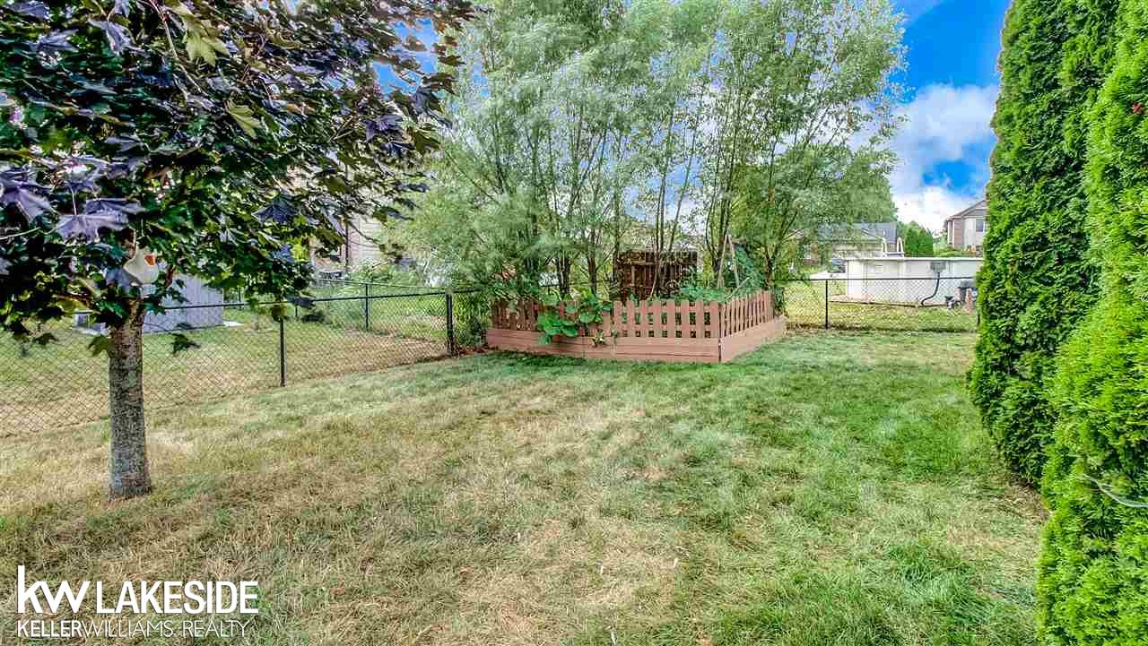 51665 Rivard Road New Baltimore, MI 48047 - Photo 30 of 36 31390914-29.JPG