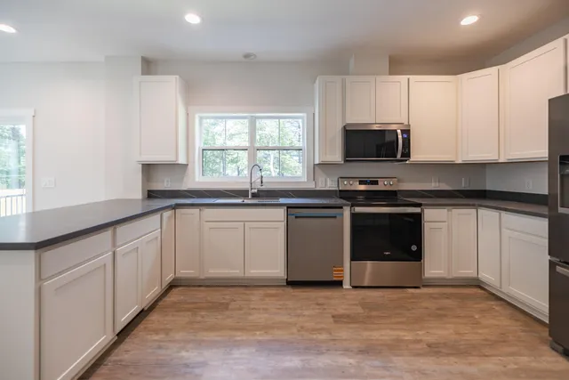 $589,900 | 4 Stream Side Drive, Lewiston, ME 04240